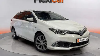 Usado Toyota Auris Hybrid Active 136 CV (100 kW) 2017 Familiar