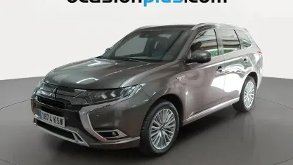 Usado Mitsubishi Outlander P-HEV 224 CV (164 kW) 2019 Marrón SUV