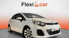 Blanco Usado 2017 Kia Rio Berlina | 8890 € (Buen precio)