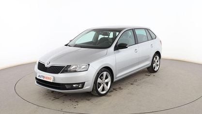 Usado Skoda Rapid Style 90 HP (66 kW) 2017 Cinzento Citadino