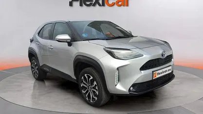 Usado Toyota Yaris Hybrid Active 116 CV (85 kW) 2024 Gris
