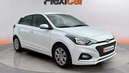 Usado 2019 Hyundai i20 Berlina | 9890 € (Precio justo)
