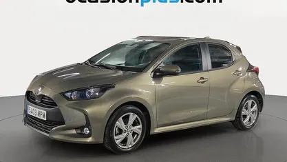 Marrón Usado 2024 Toyota Yaris Hybrid Active Utilitario | 16.500 € (Buen precio)