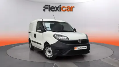 Usado Fiat Doblò Pop 95 CV (69 kW) 2019 Blanco Monovolumen
