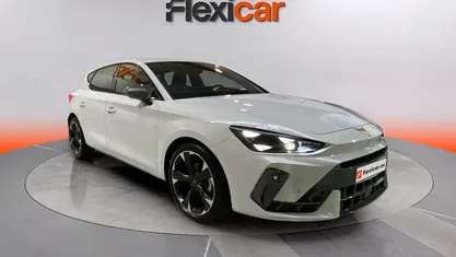 Usado Cupra Leon 150 CV (110 kW) 2025 Blanco Berlina
