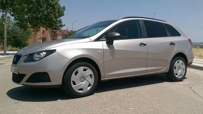 Usado Seat Ibiza ST Reference 90 CV (66 kW) 2012 Beige Familiar