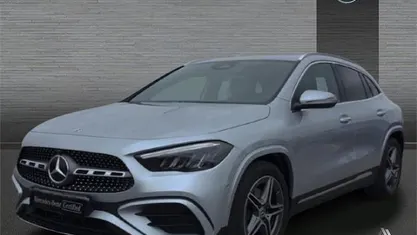 Usado Mercedes GLA200 AMG line 163 CV (119 kW) 2025 Gris SUV