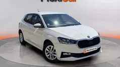 Blanco Usado 2021 Skoda Fabia Ambition Berlina | 10.090 € (Buen precio)