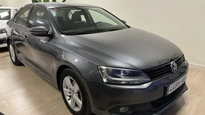 Usado VW Jetta Advance 105 CV (77 kW) 2012 Berlina