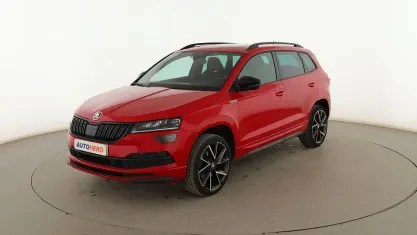 Usado Skoda Karoq SportLine 150 CV (110 kW) 2021 Rojo SUV