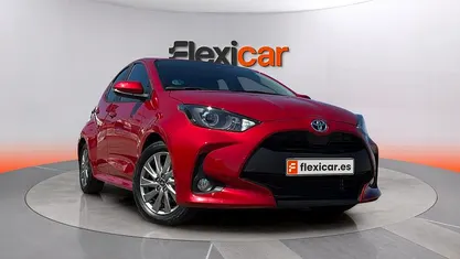 Usado Toyota Yaris Hybrid Business Edition 116 CV (85 kW) 2022 Berlina
