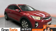 Rojo Usado 2023 Kia Stonic SUV | 14.990 € (Precio justo)