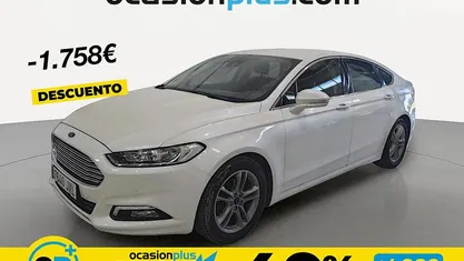 Usado Ford Mondeo Trend 160 CV (117 kW) 2017 Blanco Berlina