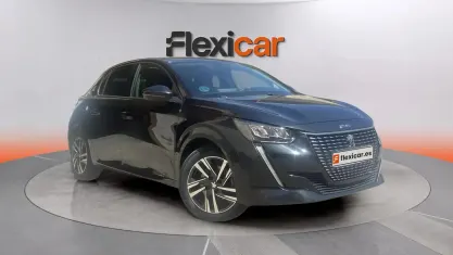 Usado Peugeot 208 Allure 101 CV (74 kW) 2023 Negro Utilitario