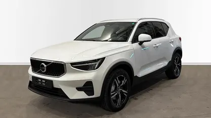 Usado 2025 Volvo XC40 Core SUV | 35.900 € (Precio justo)