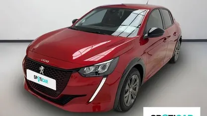 Rojo Usado 2023 Peugeot e-208 Allure Utilitario | 20.500 € (Precio justo)