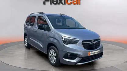 Usado Opel Combo Elegance 101 CV (74 kW) 2023 Monovolumen