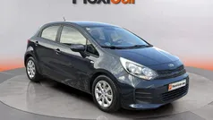 Usado 2016 Kia Rio Berlina | 8990 € (Precio justo)