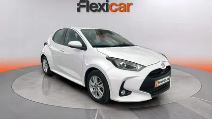 Käytetty Toyota Yaris Edition 125 HP (91 kW) 2024 Valkoinen Viistoperä