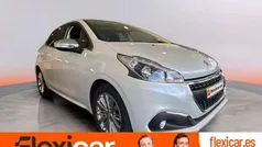 Usado 2018 Peugeot 208 Signature Sky Utilitario | 8890 € (Precio justo)