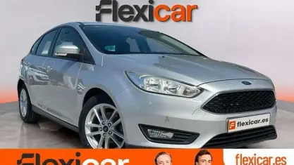 Usado Ford Focus ST-Line 125 CV (91 kW) 2017 Gris Utilitario