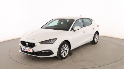 Usado Seat Leon Style 110 CV (80 kW) 2022 Blanco Berlina