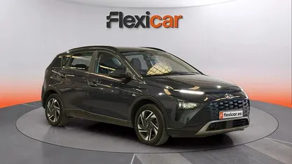 Usado Hyundai Bayon 101 CV (74 kW) 2023 Gris SUV
