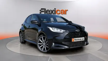 Usado Toyota Yaris Hybrid Sport 130 CV (95 kW) 2025 Negro Berlina