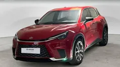 Rojo Usado 2025 Lexus LBX SUV | 33.995 € (Buen precio)