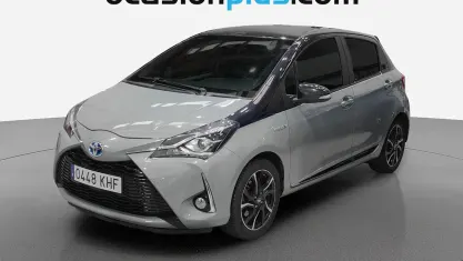 Usado Toyota Yaris 100 CV (73 kW) 2018 Gris Utilitario