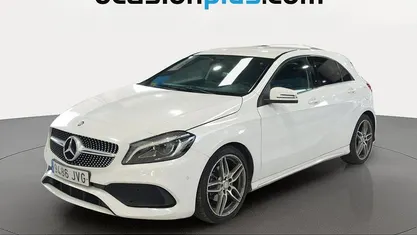 Begagnad Mercedes A200 AMG line 136 HK (100 kW) 2016 Vit Halvkombi