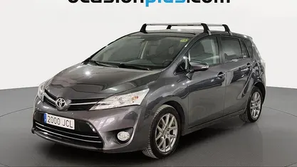 Usado Toyota Verso Advance 112 CV (82 kW) 2015 Gris Monovolumen