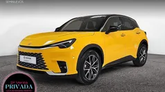 Amarillo Usado 2025 Lexus LBX SUV | 36.490 € (Precio justo)