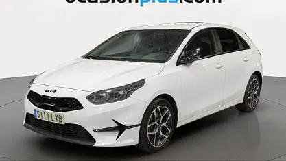 Usado Kia Ceed 120 CV (88 kW) 2022 Blanco Utilitario