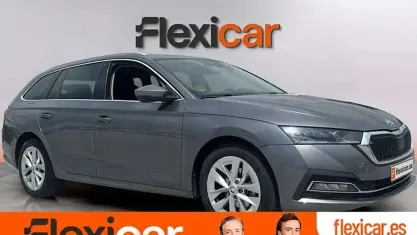 Käytetty Skoda Octavia Ambition 150 HP (110 kW) 2023 Harmaa Viistoperä