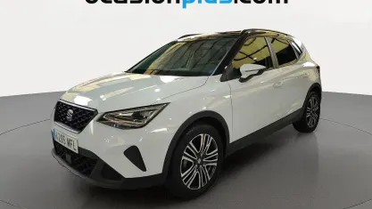 Usado Seat Arona Style 110 CV (80 kW) 2023 Blanco SUV