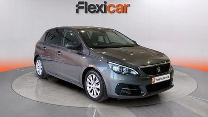 Usado Peugeot 308 Style 131 HP (96 kW) 2020 Cinzento Sedan