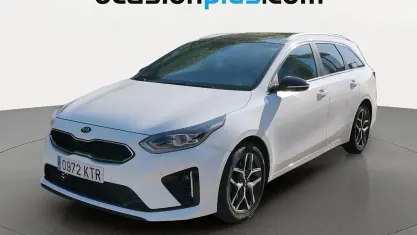 Usado Kia Ceed GT GT-Line 120 CV (88 kW) 2019 Blanco Familiar