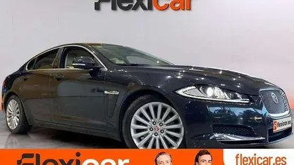 Usado Jaguar XF R-Sport 200 CV (147 kW) 2015 Negro Berlina