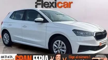 Usado Skoda Fabia Active 80 CV (58 kW) 2022 Blanco Utilitario