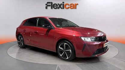 Usado Opel Astra Elegance 131 CV (96 kW) 2023 Rojo Utilitario