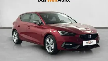 Usado Seat Leon FR 116 CV (85 kW) 2025 Rojo Berlina