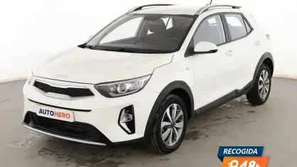 Usado Kia Stonic 84 HP (61 kW) 2023 Branco SUV