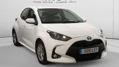 Blanco Usado 2022 Toyota Yaris Hybrid Business Edition Berlina | 18.850 € (Precio justo)