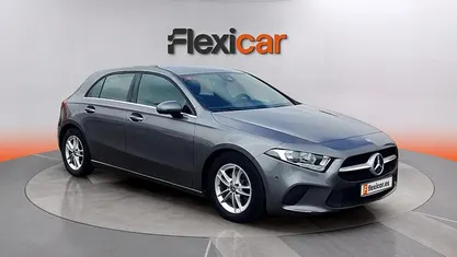 Usado Mercedes A180 116 CV (85 kW) 2019 Gris Berlina
