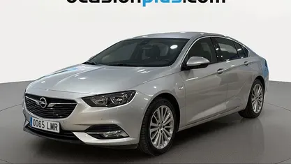 Usado Opel Insignia Innovation 165 CV (121 kW) 2021 Gris plata Berlina