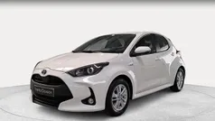 Usado 2021 Toyota Yaris Hybrid Active Berlina | 17.900 € (Buen precio)