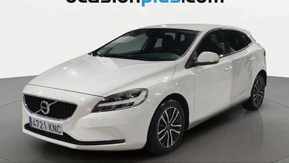 Begagnad Volvo V40 Momentum 150 HK (110 kW) 2018 Vit Halvkombi