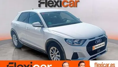 Käytetty Audi A1 Premium 95 HP (69 kW) 2021 Valkoinen Katumaasturi