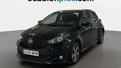 Usado Toyota Yaris Hybrid Active 116 CV (85 kW) 2024 Negro Utilitario